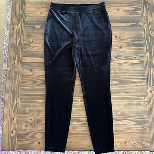 Chico's Black Velvet Stretch Leggings Size 1 US 8 Soft Smooth Velvet Pants